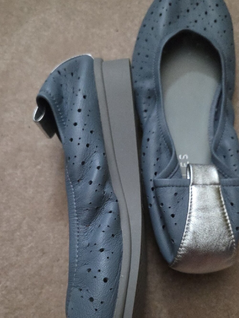 AEROSOLES Blue Ballet Flats with Silver Back - Picture 7 of 7